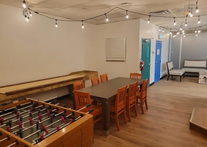 Wicked Hostels - Calgary