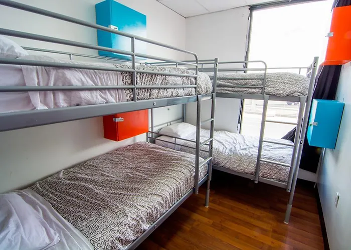 Wicked Hostels - Calgary